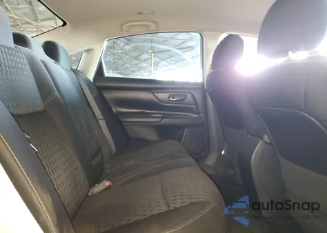 2016 Nissan Altima 2.5 z USA, uszkodzony, nr VIN 1N4AL3AP7GC198552